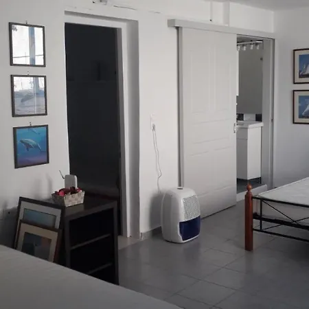 Holiday House On The Beach Vakantiehuis *