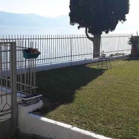 Holiday House On The Beach Kato Rodini