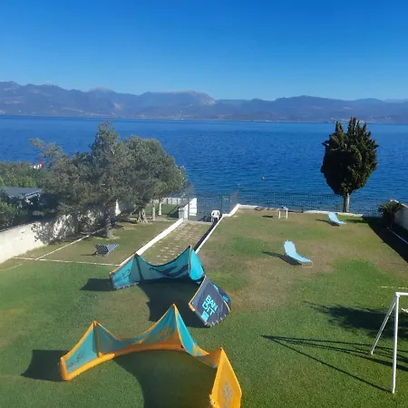 Holiday House On The Beach Vakantiehuis *