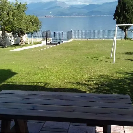 Holiday House On The Beach *