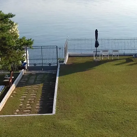 Сasa de vacaciones Holiday House On The Beach Kato Rodini